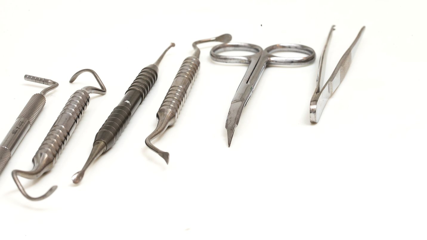 Instruments de microchirurgie pour greffe gingivale